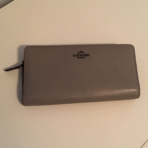 Coach Handbags - COACH Taupe Skinny Wallet